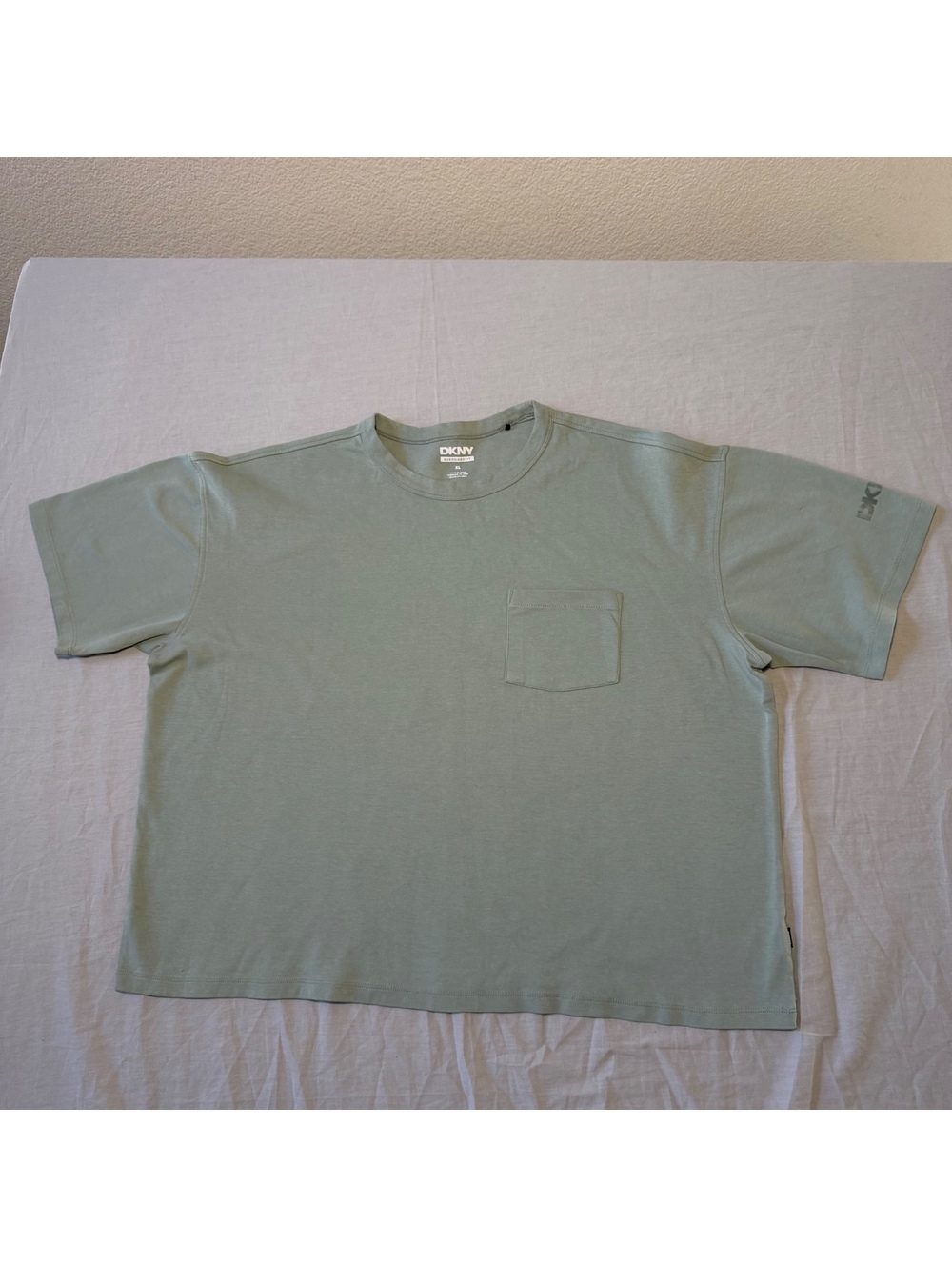 DKNY Oversized Fit sage green pocket T shirt XL